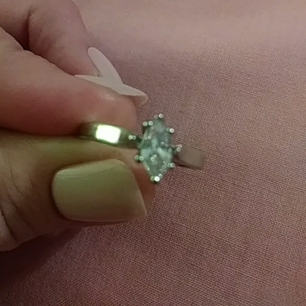 sapphire whit engagement ring - Picture 3 of 4